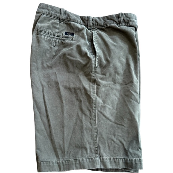Van Heusen Other - Van Heusen Men's olive green Flat Front Shorts Sz 36